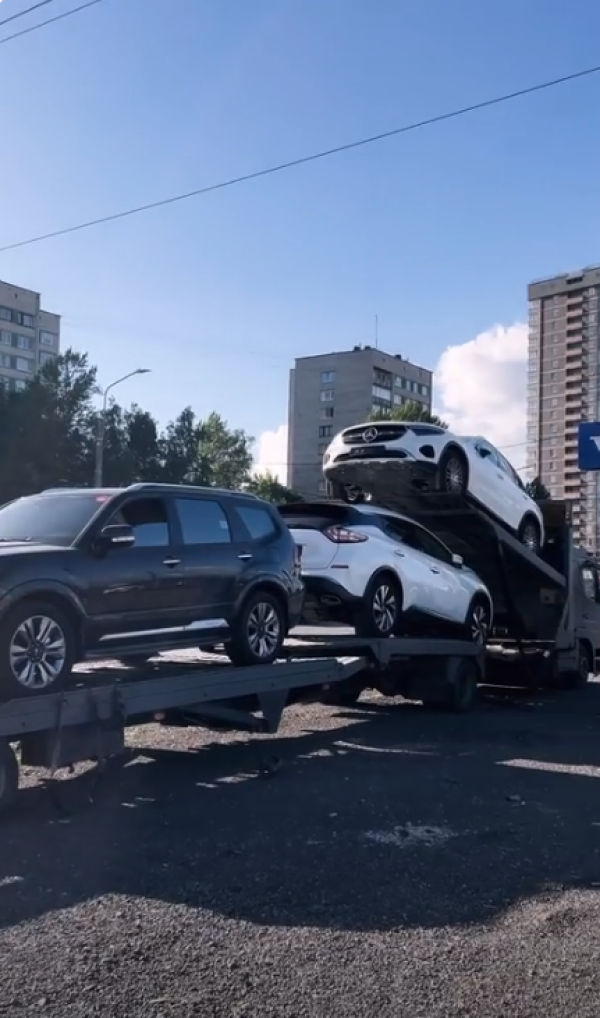 Разгрузка автовоза 