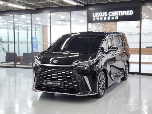 Lexus LM
