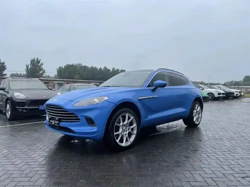 Aston Martin DBX