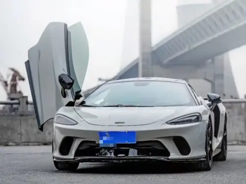 McLaren GT
