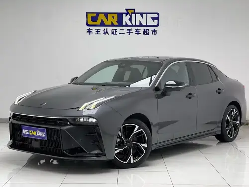 Lynk & Co 03