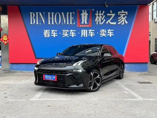 Lynk & Co 03