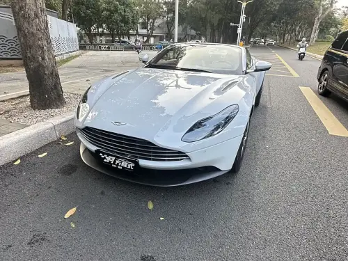 Aston Martin DB11