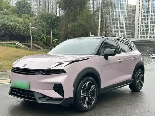 Lynk & Co 06