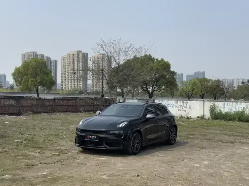 Lynk & Co 02