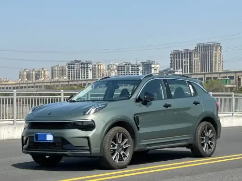 Lynk & Co 01