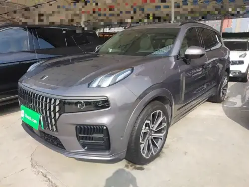 Lynk & Co 09