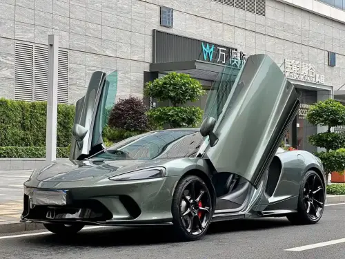 McLaren GT