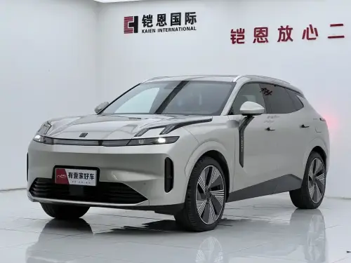 Lynk & Co 08