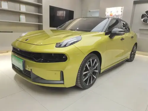 Lynk & Co 03