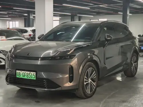 Lynk & Co 08