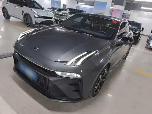 Lynk & Co 03