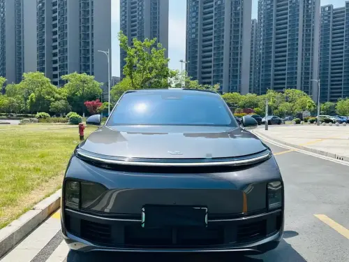 Li Auto L8