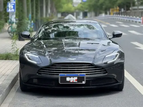Aston Martin DB11