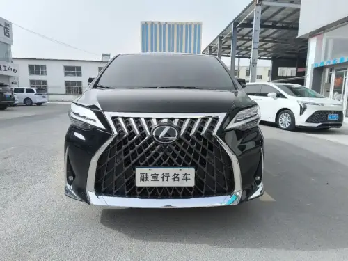 Lexus LM