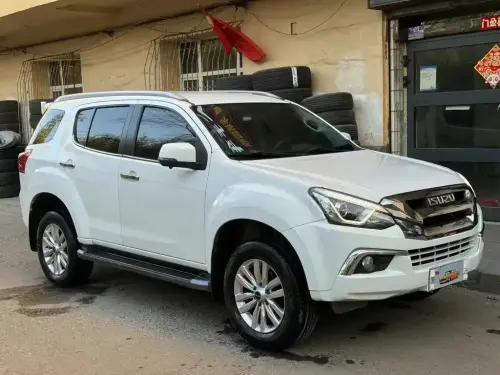 Isuzu mu-X