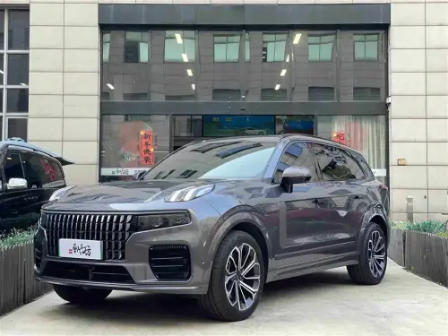 Lynk & Co 09
