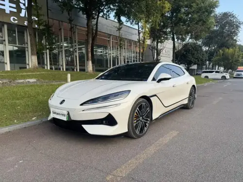 Denza Z9