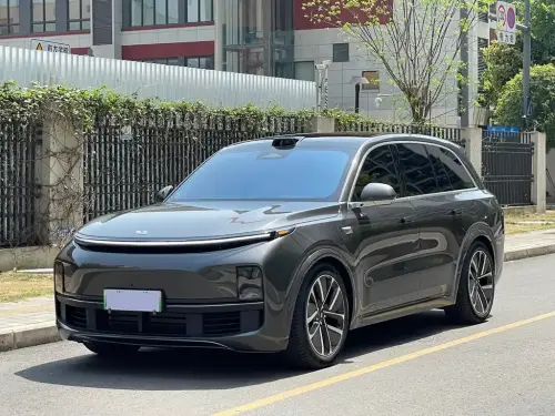 Li Auto L8