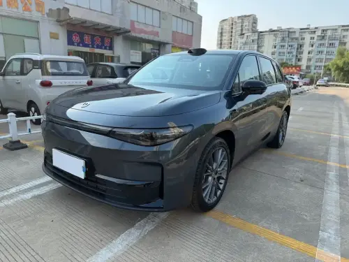 Leapmotor C10