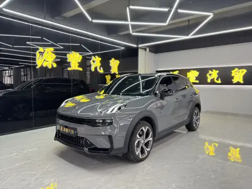 Lynk & Co 06