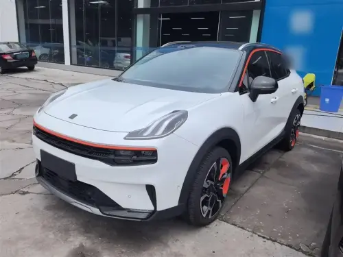 Lynk & Co 06