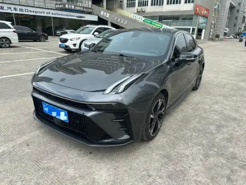 Lynk & Co 03