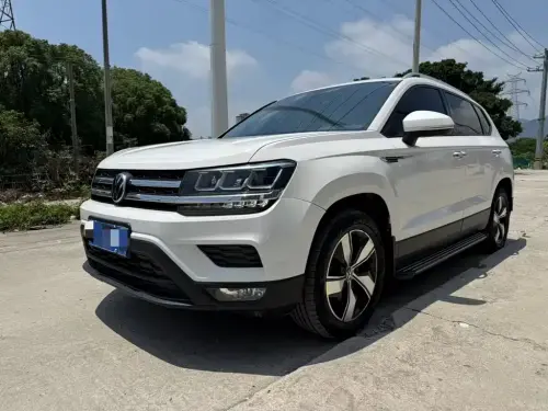 Volkswagen Tharu