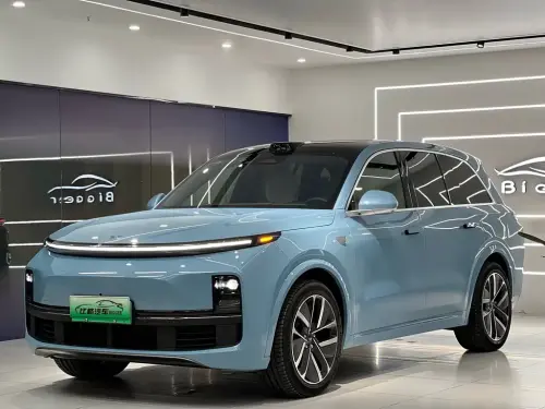Li Auto L8