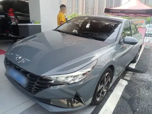 Hyundai Elantra
