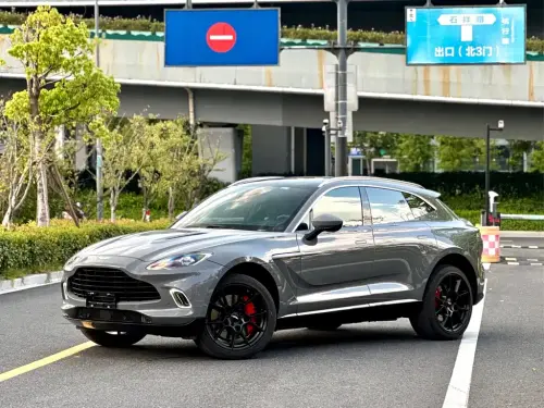 Aston Martin DBX