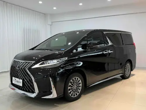 Lexus LM