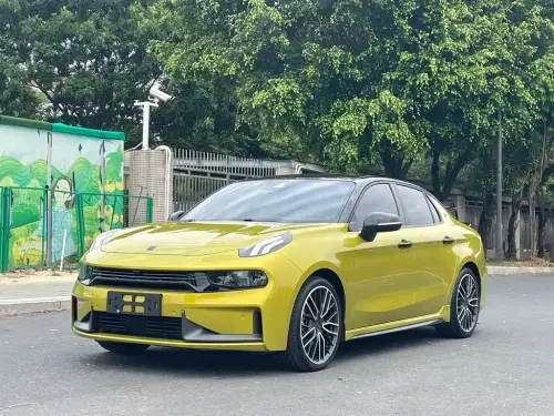 Lynk & Co 03
