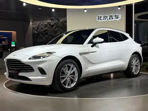 Aston Martin DBX