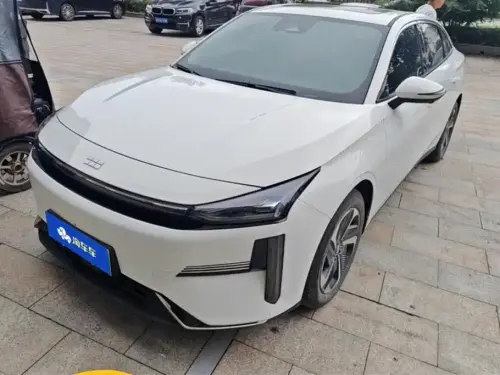 Geely L6