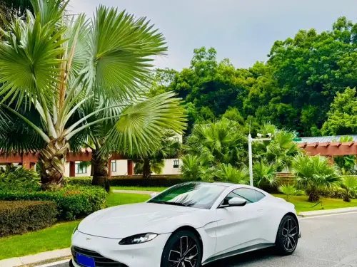 Aston Martin Vantage