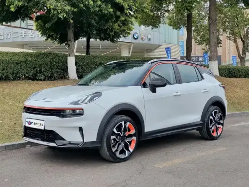 Lynk & Co 06