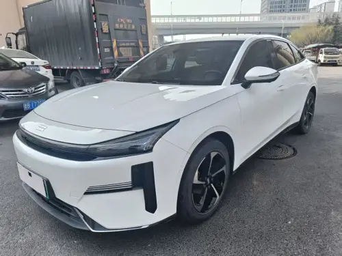 Geely L6