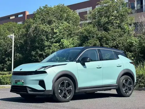 Lynk & Co 06