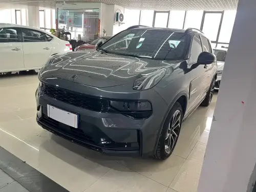 Lynk & Co 01