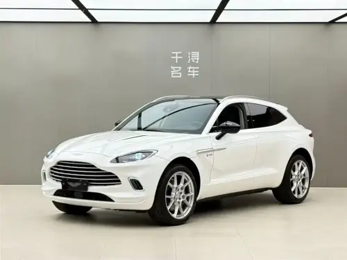 Aston Martin DBX