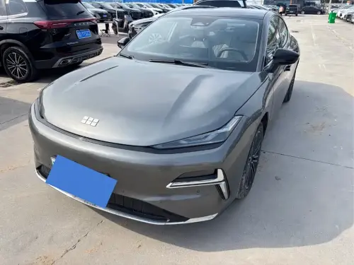 Geely Xingyao 8