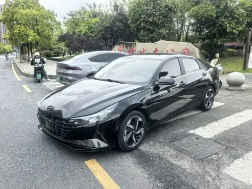 Hyundai Elantra