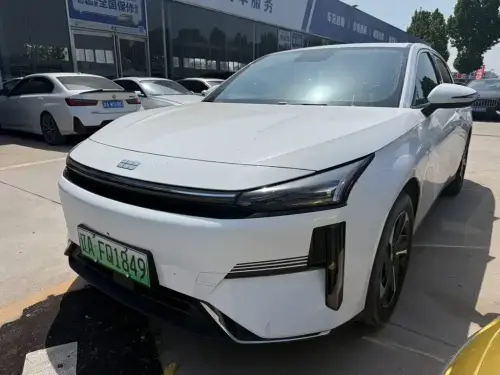 Geely L6