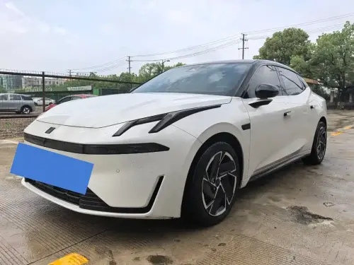 Lynk & Co 07