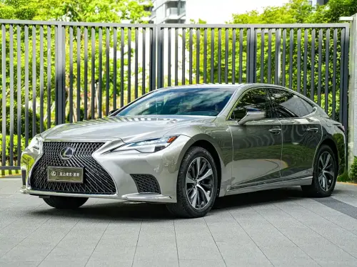 Lexus LS