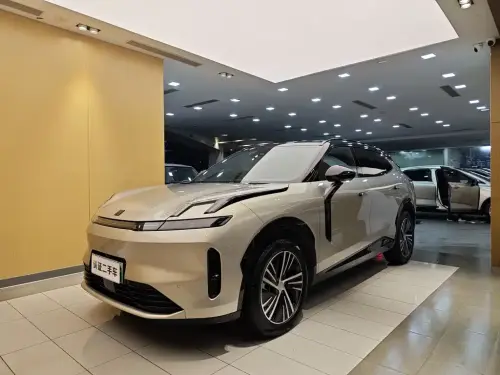 Lynk & Co 08