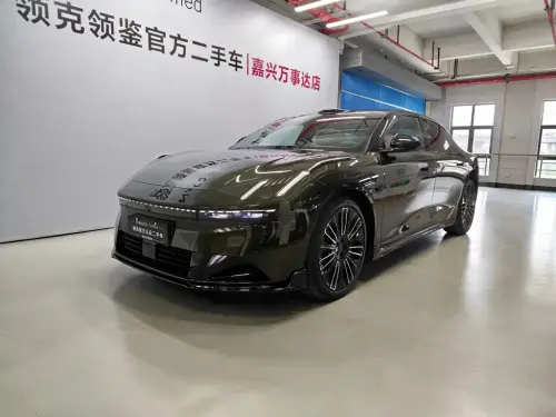 Lynk & Co 10