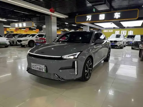 Geely L6