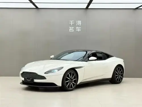 Aston Martin DB11